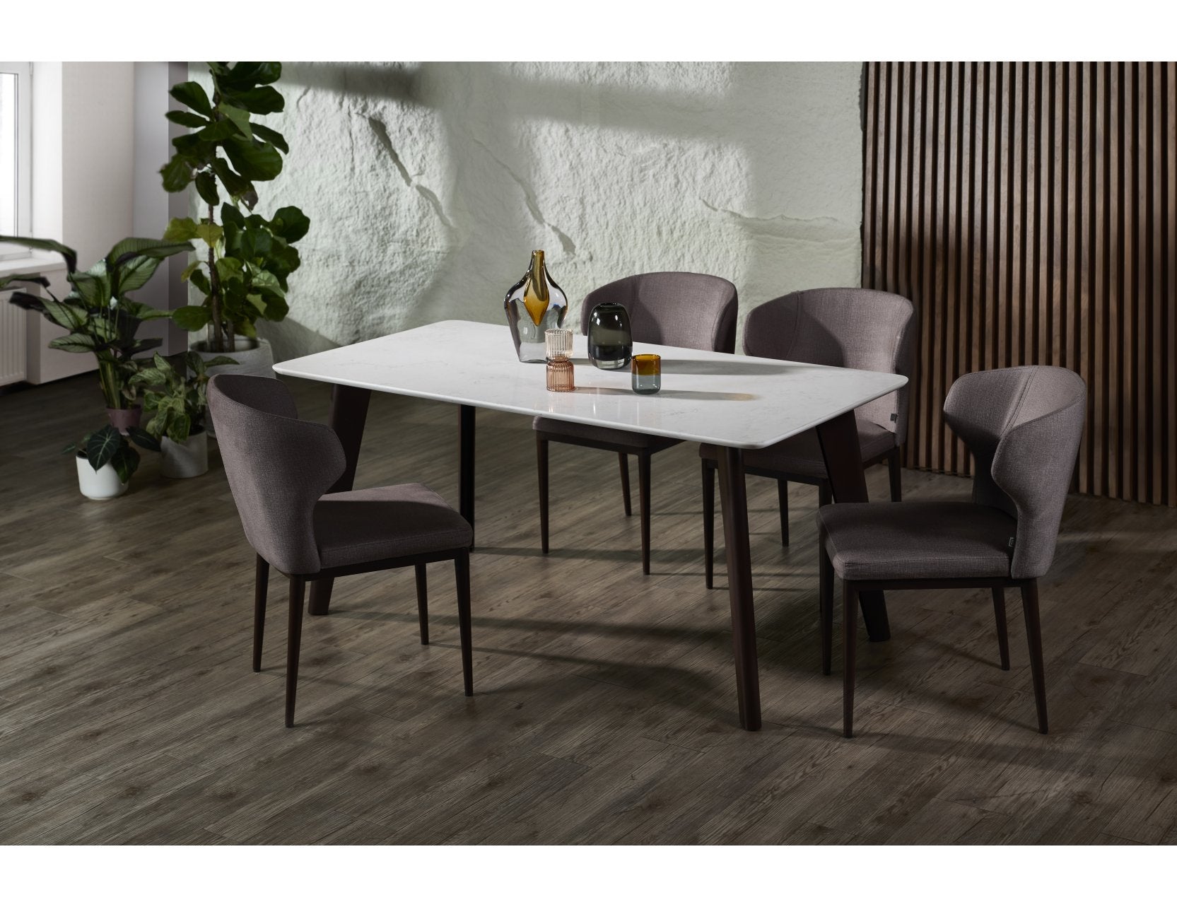 Carrara dining set with Wing chairs