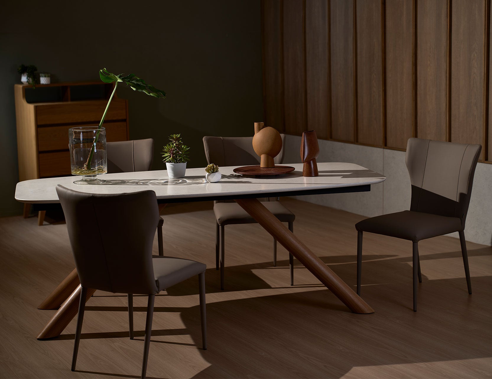 Branca foil dining set with extendable table