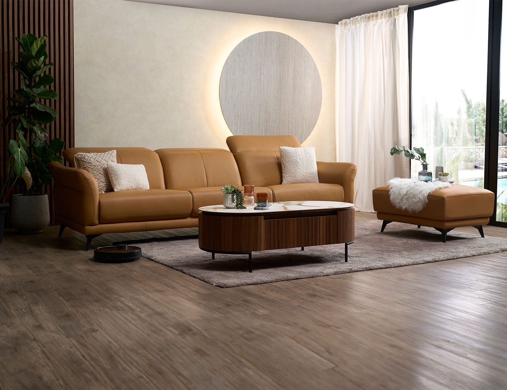 Vinge leather sofa with a bold contemporary design