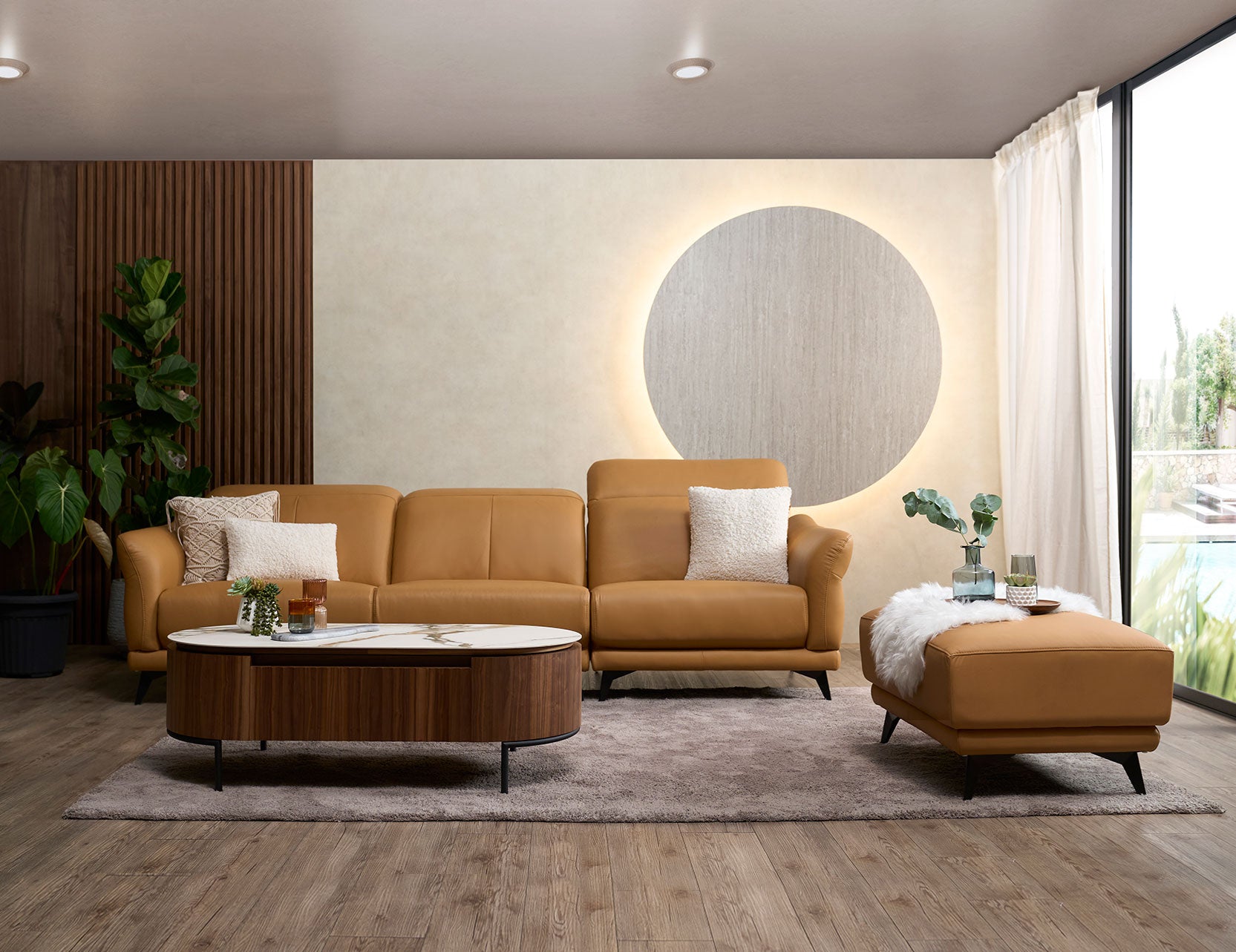 Vinge leather sofa front view highlighting seat comfort