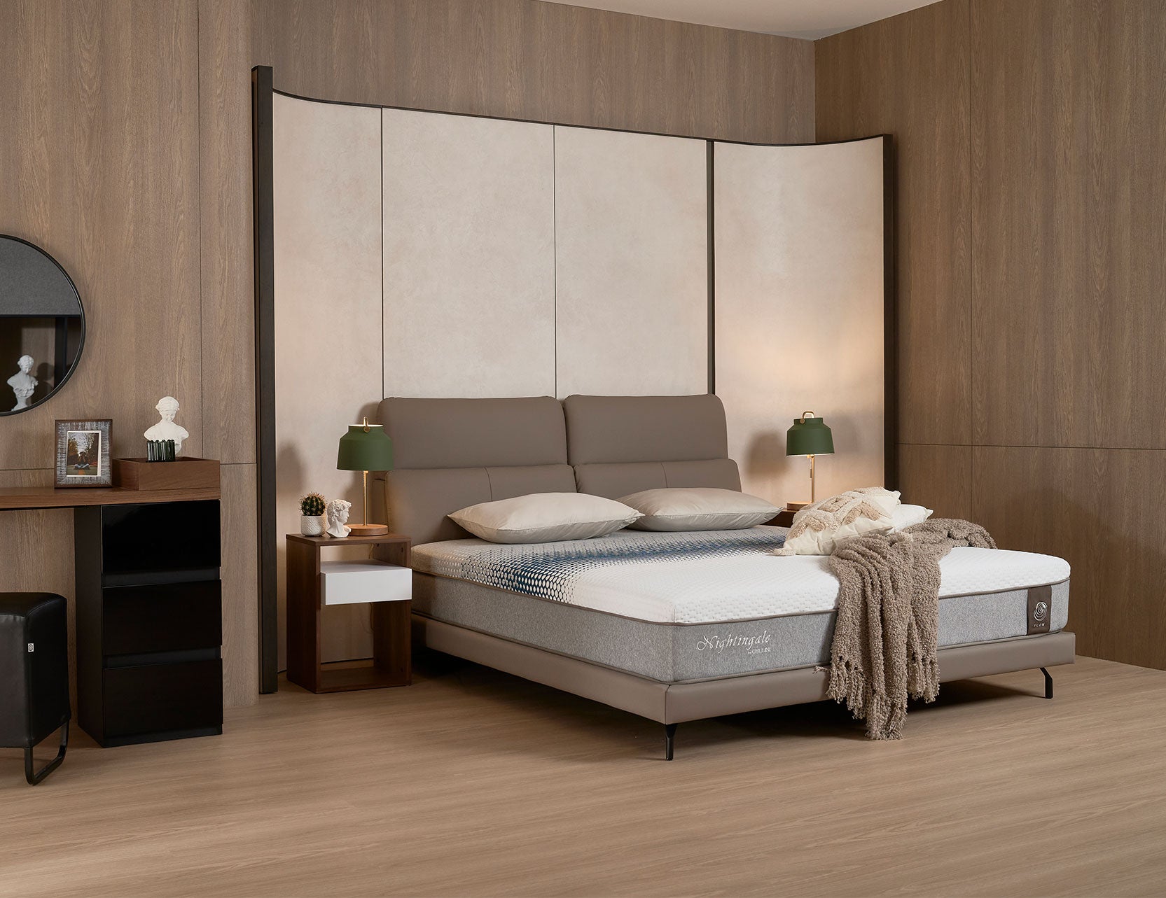 Cruise bed frame styled with Flow mattress